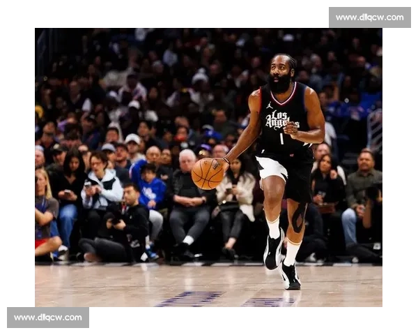 37 分钟 35 分!小卡季前赛火力全开 37 分钟 35 分!小卡季前赛火力全开