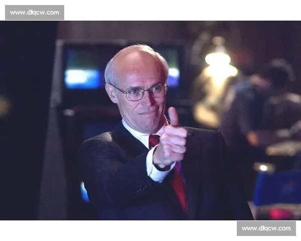 保罗:梦 8 的晨训灯光与梦 9 的松弛之谜